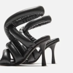 Circular Heel