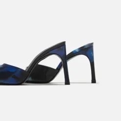 Holographic Logo Mule