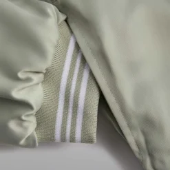 Kith Yvon Souvenir Liner