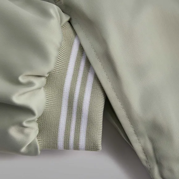 Kith Yvon Souvenir Liner