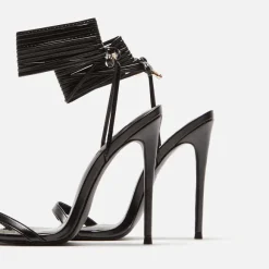 London Lace-Up