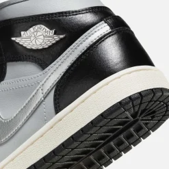 Nike Wmns Air 1 Mid Se