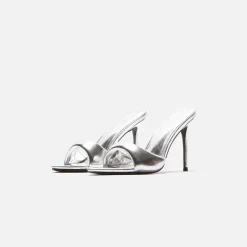 Saint Slipper