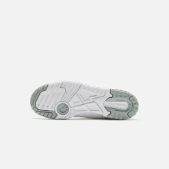 Wmns 550