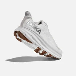 Wmns Clifton 9