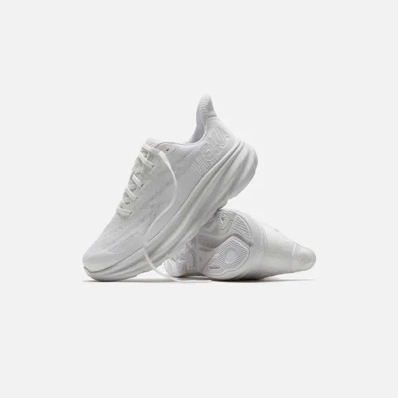 Wmns Clifton 9