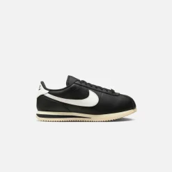 Wmns Cortez 23