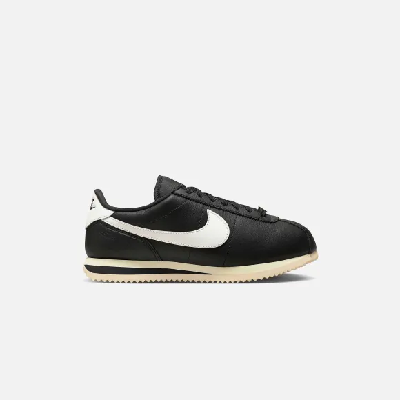 Wmns Cortez 23