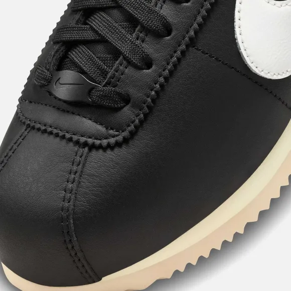 Wmns Cortez 23