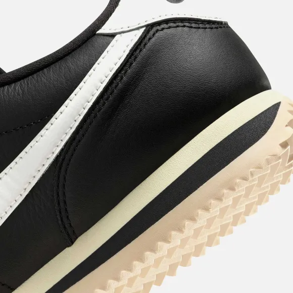 Wmns Cortez 23