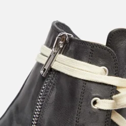 Wmns Lace Up Sneaker