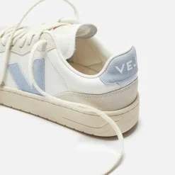 Wmns V-90