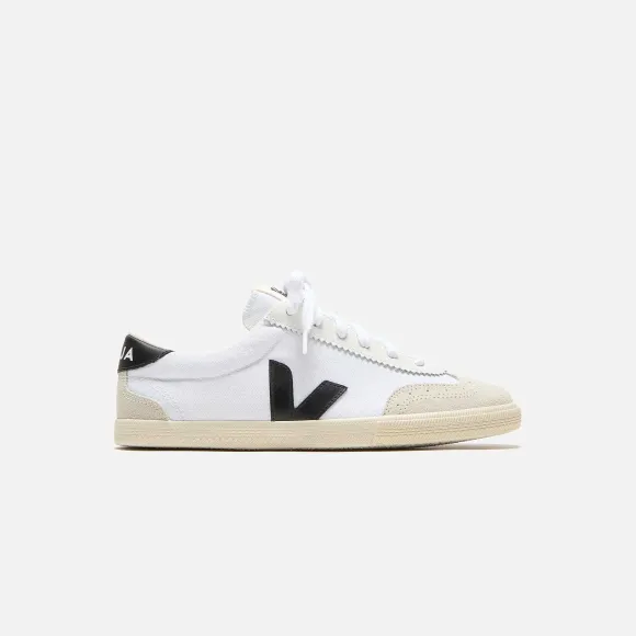 Wmns Volley