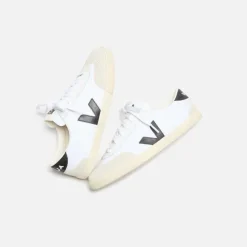 Wmns Volley