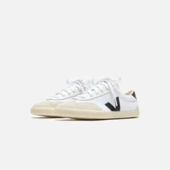 Wmns Volley