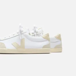 Wmns Volley