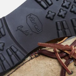 X Chris Echevarria Captain'S Oxford