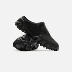 X Oakley Slip On